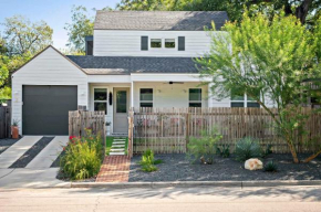 2BR Bungalow Near Lady Bird Lake & Rainey Street